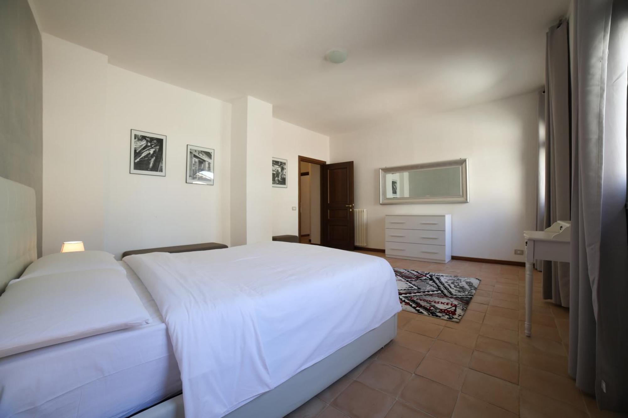 Ht Castello Di Campolongo Lejlighedshotel Valfabbrica Eksteriør billede