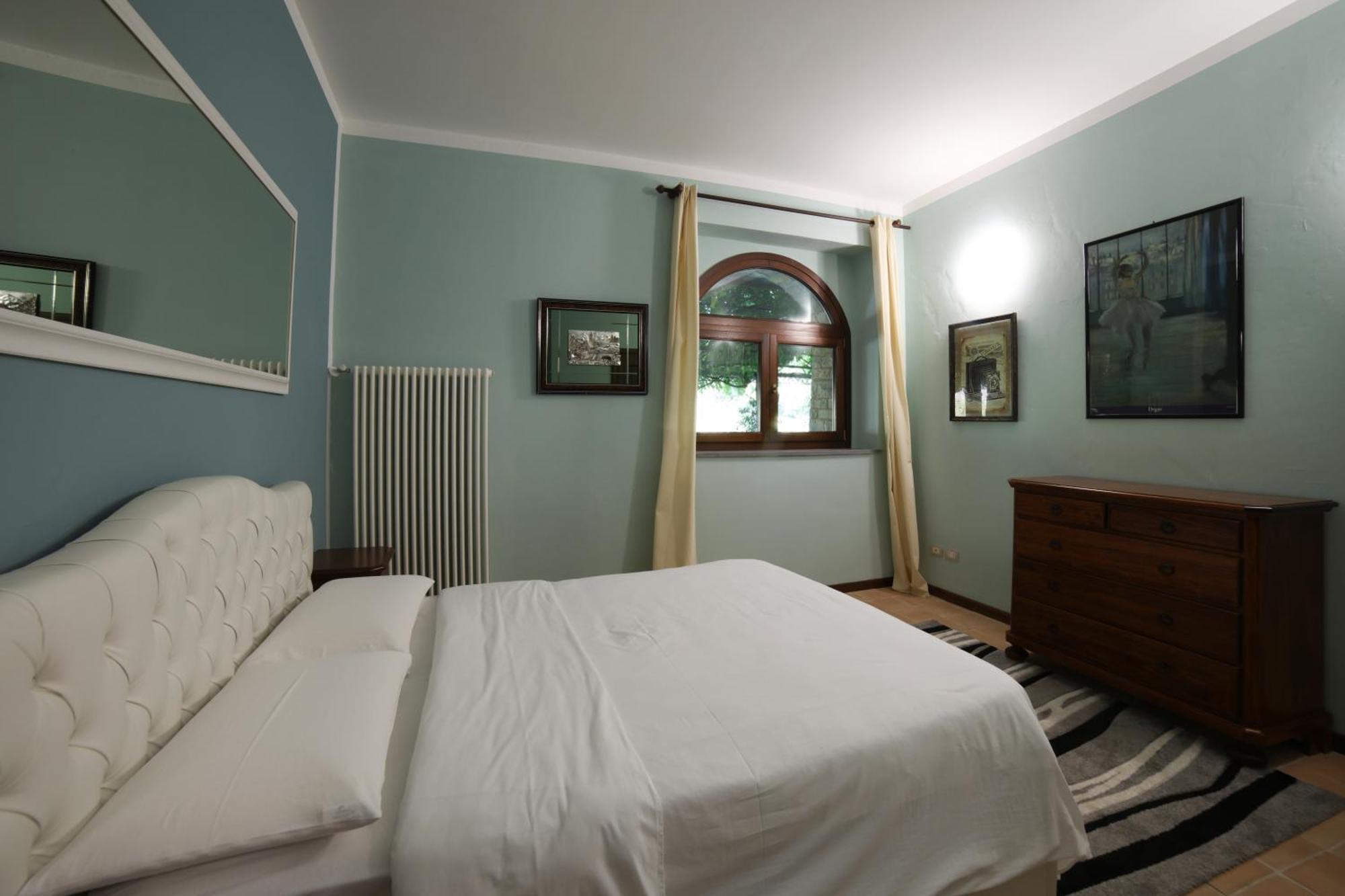 Ht Castello Di Campolongo Lejlighedshotel Valfabbrica Eksteriør billede