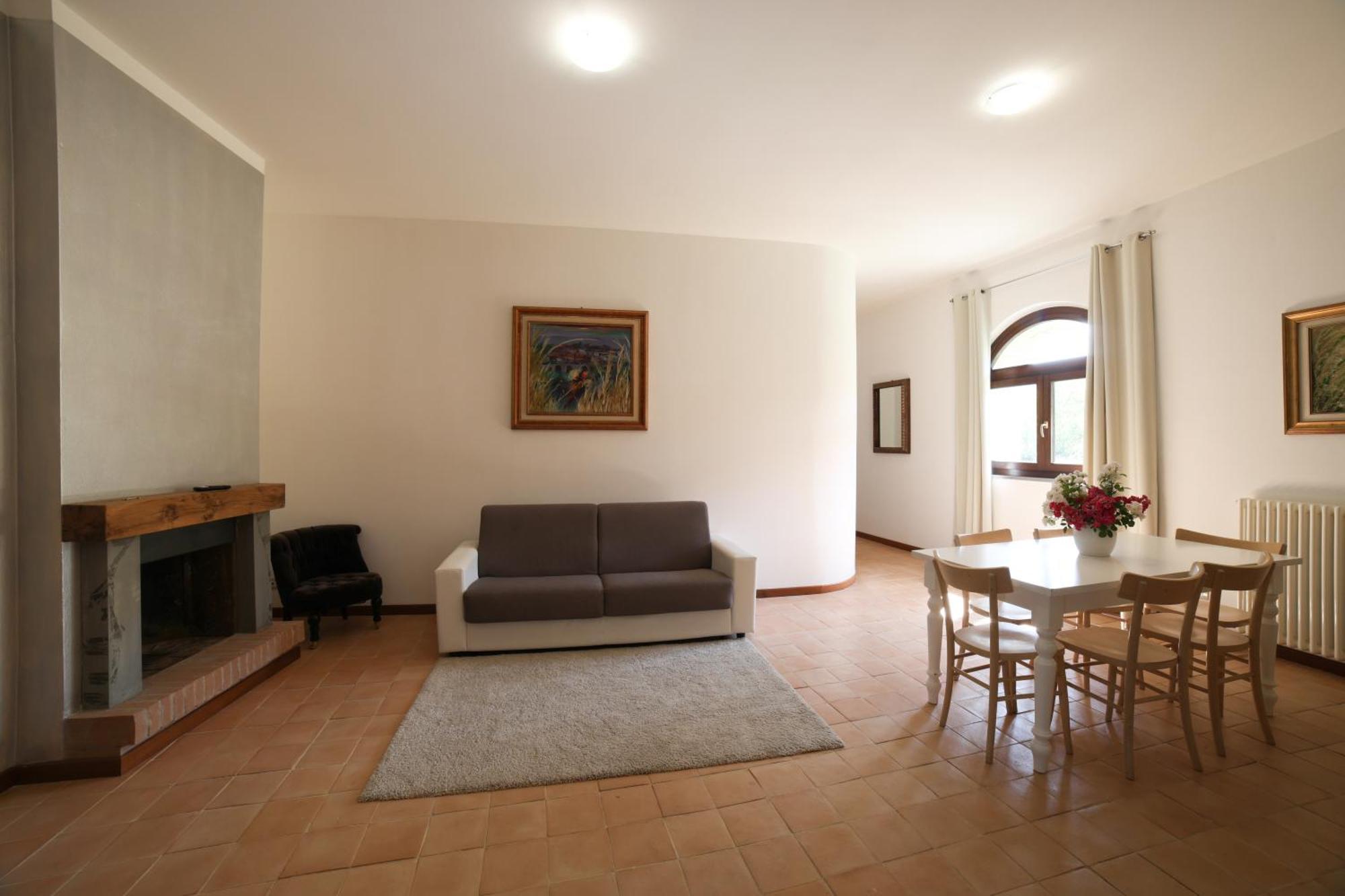 Ht Castello Di Campolongo Lejlighedshotel Valfabbrica Eksteriør billede