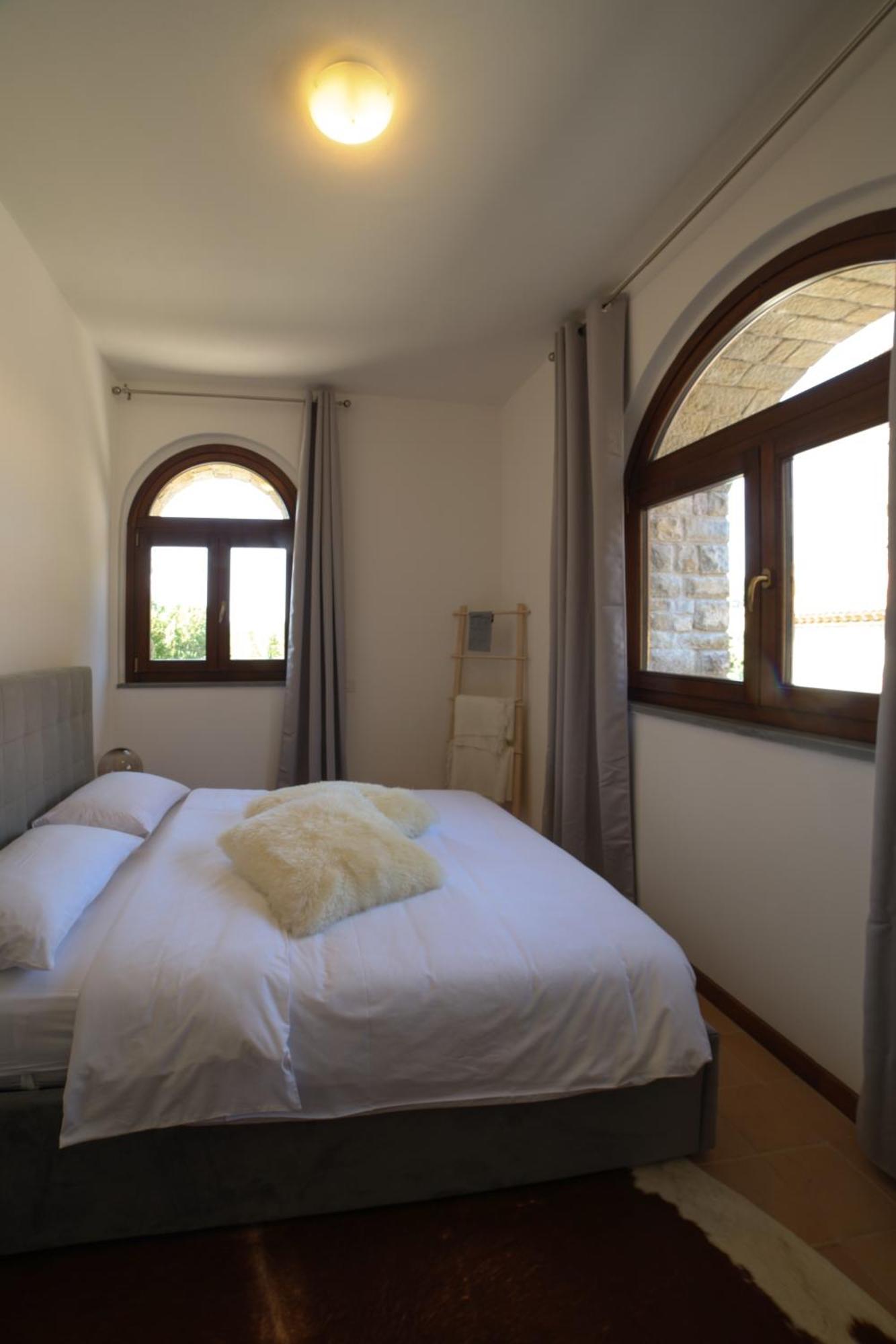 Ht Castello Di Campolongo Lejlighedshotel Valfabbrica Eksteriør billede