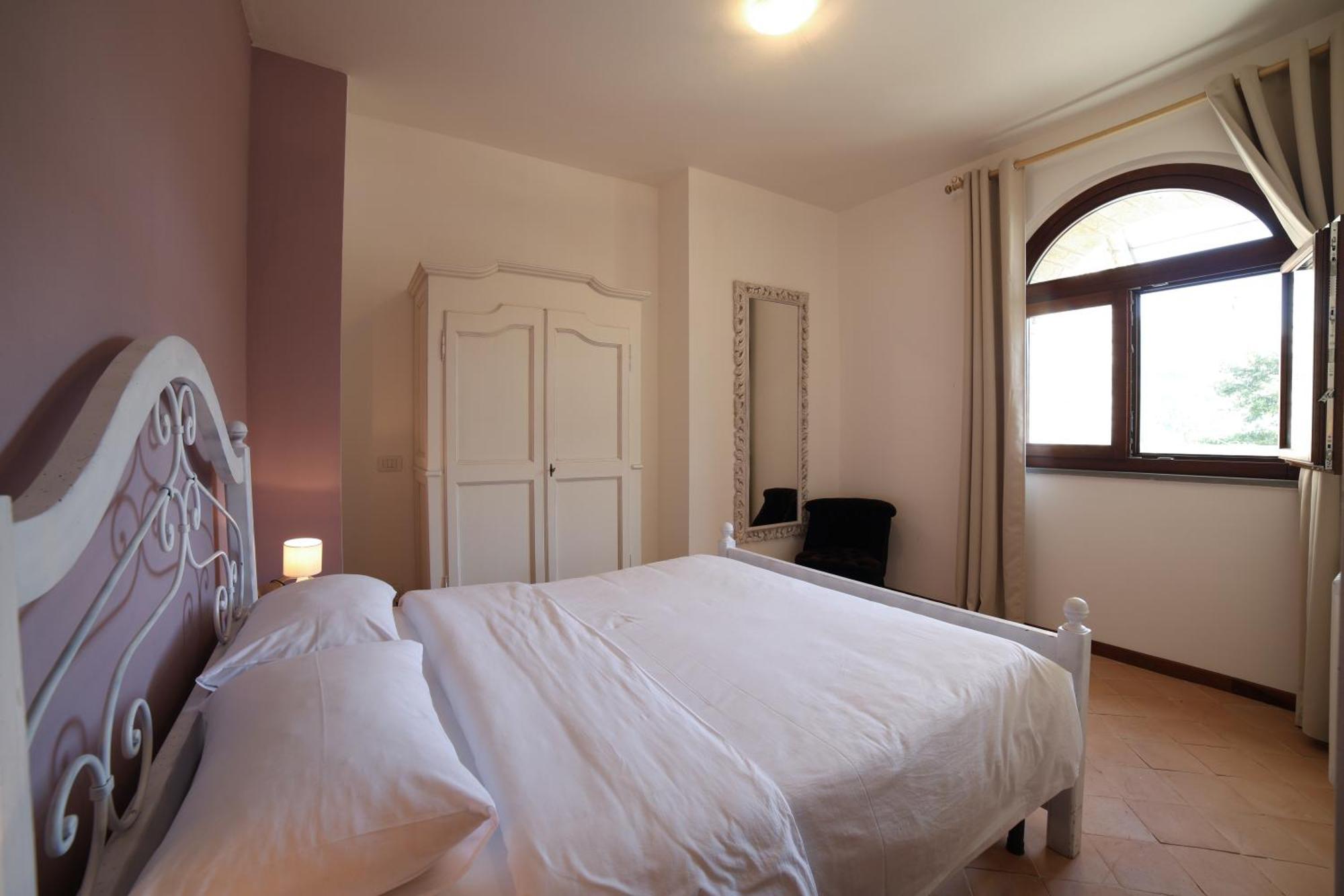 Ht Castello Di Campolongo Lejlighedshotel Valfabbrica Eksteriør billede