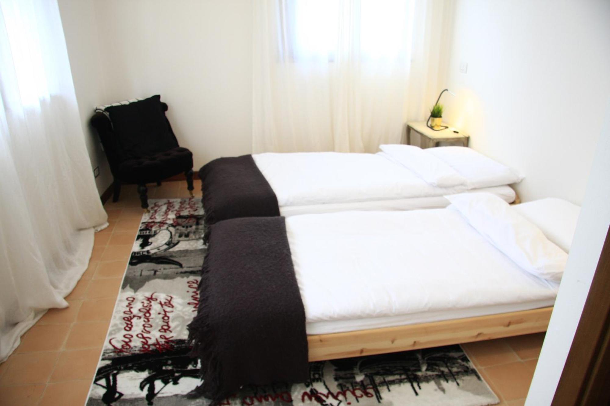 Ht Castello Di Campolongo Lejlighedshotel Valfabbrica Eksteriør billede