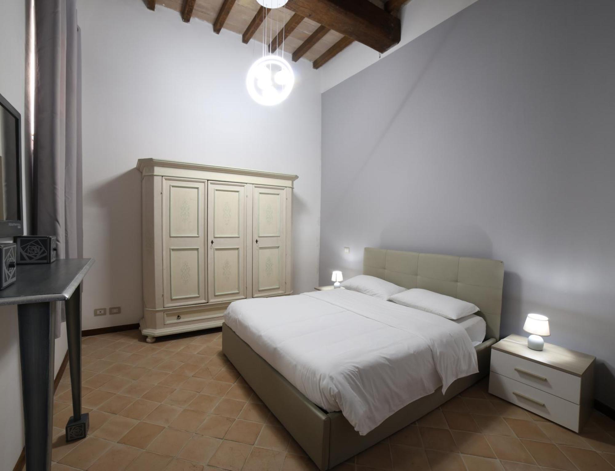 Ht Castello Di Campolongo Lejlighedshotel Valfabbrica Eksteriør billede